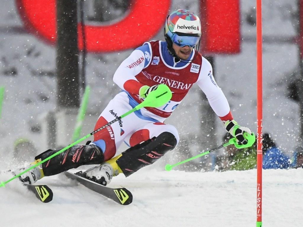 Luca Aerni Weltmeister : Empfänge für die Goldhelden Luca Aerni und Beat Feuz | BZ ... / Mit ...