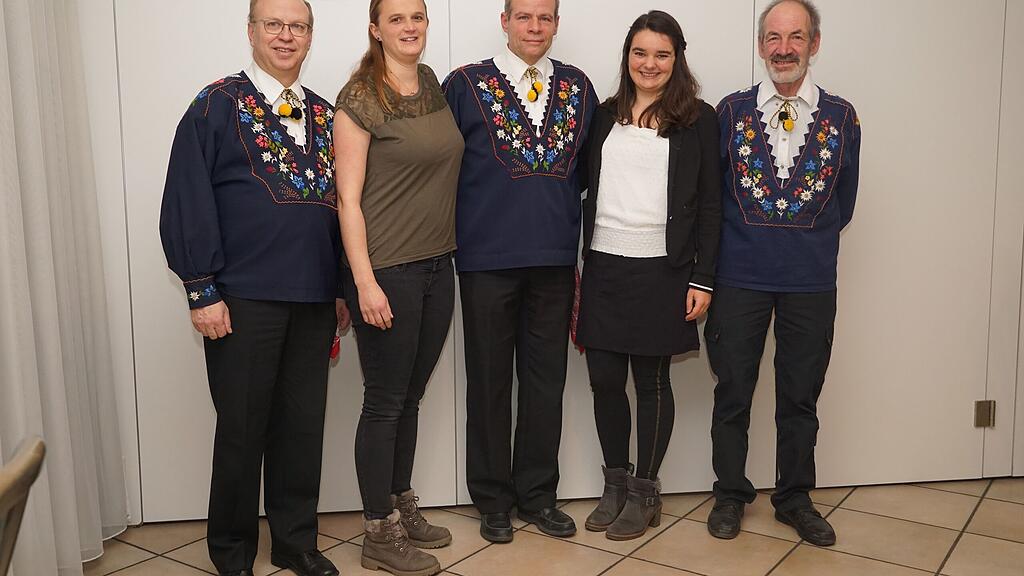 Alter Vorstand von Links Co Pr sident Peter Gisler Michelle Arnold alter-vorstand-von-links-co-pr-sident-peter-gisler-michelle-arnold