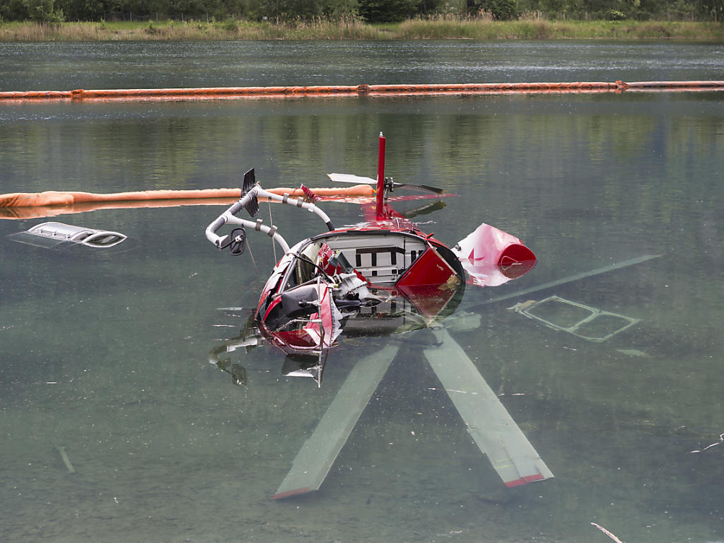 Helikopter im Oberwallis im Wasser gelandet | Panorama | Bote der Urschweiz