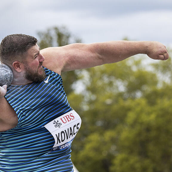 Joe Kovacs stösst über 23 Meter weit