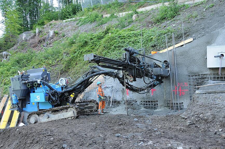 Das Grossprojekt Kaiserstuhltunnel macht sich unübersehbar in der Natur