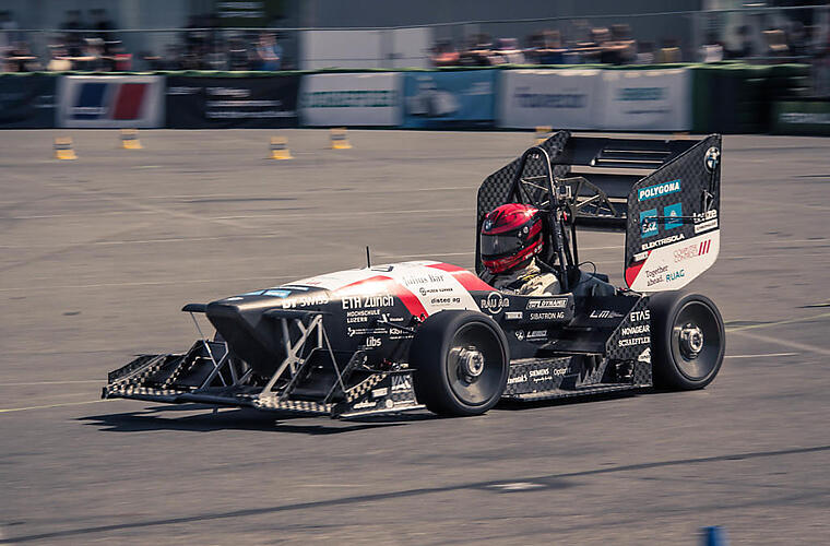 Erster Doppelsieg für AMZ Racing Team