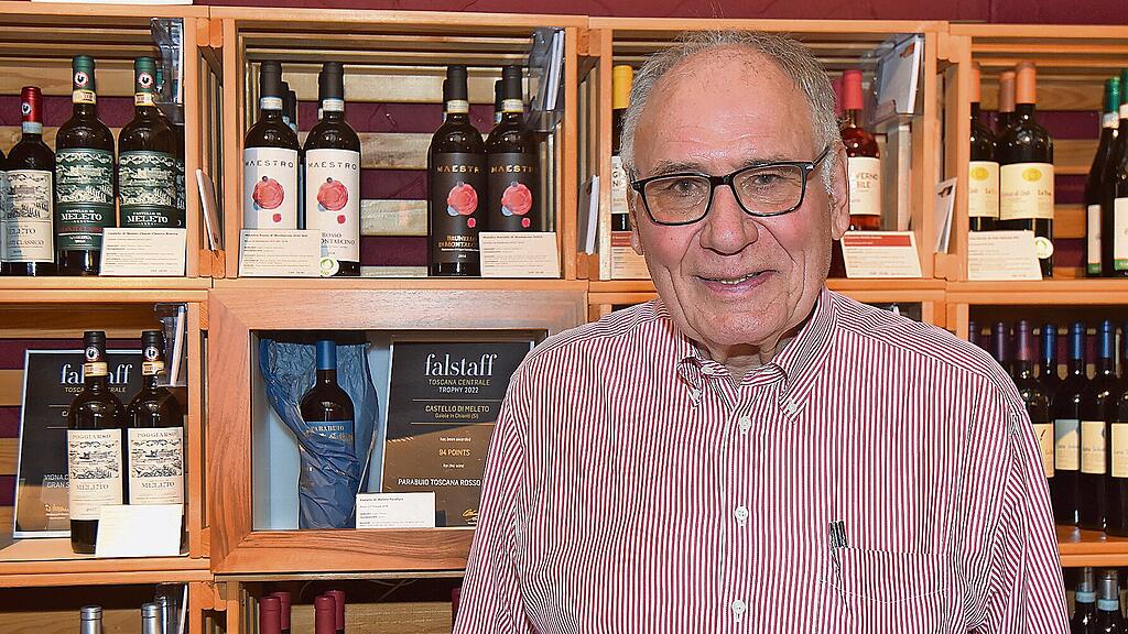 Der Patron Jakob Schuler in der St. Jakobs Kellerei in Seewen.