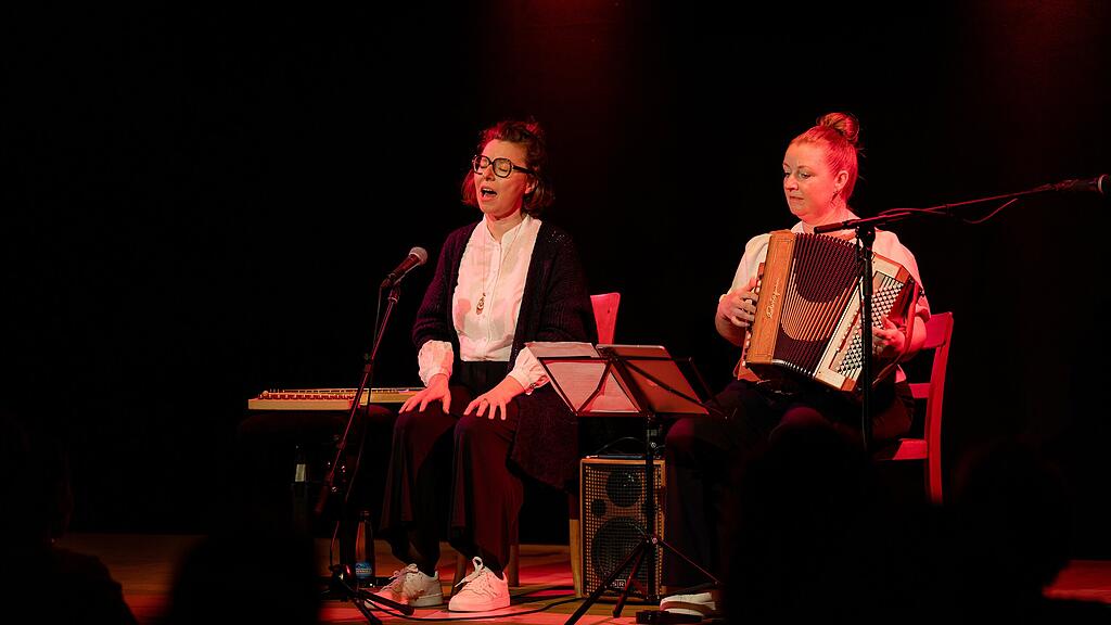 Nadia Räss Nadja Räss (links) und Rita Gabriel mit ihrem neuen Programm «Reprise ...