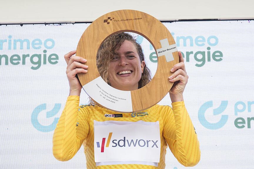 Marlen Reusser verteidigt das Leadertrikot und gewinnt die Tour de