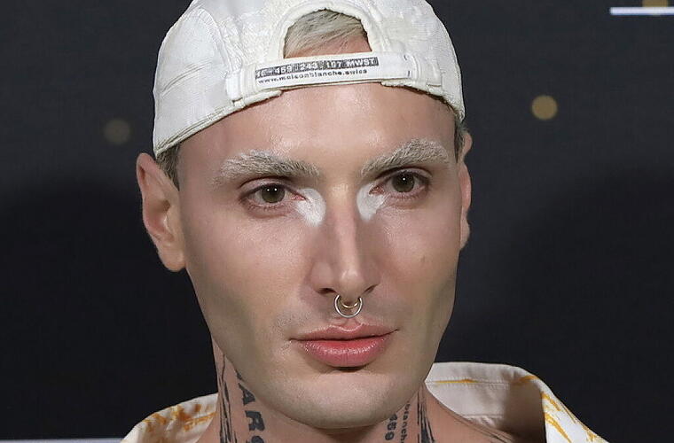 Zamboni ist es unter Leuten eher unwohl