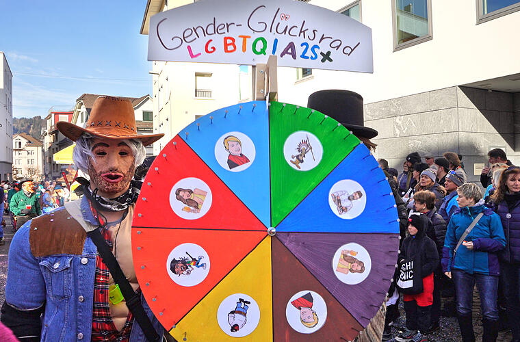 Der wilde SühudiUmzug im Video