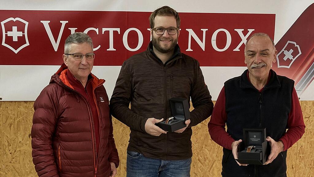 Zufriedene Gesichter am Innerschwyzer Schiess-Event: OKP Richard ...
