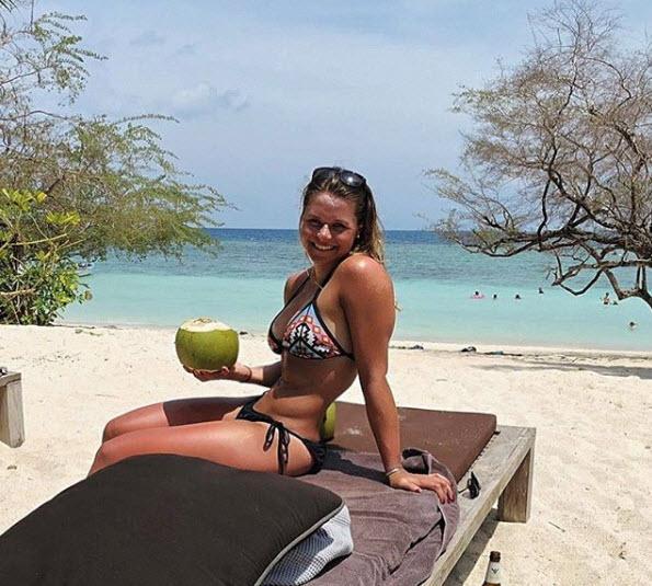 Sonne Strand Und Corinne Suter Schwyz Bote Der Urschweiz