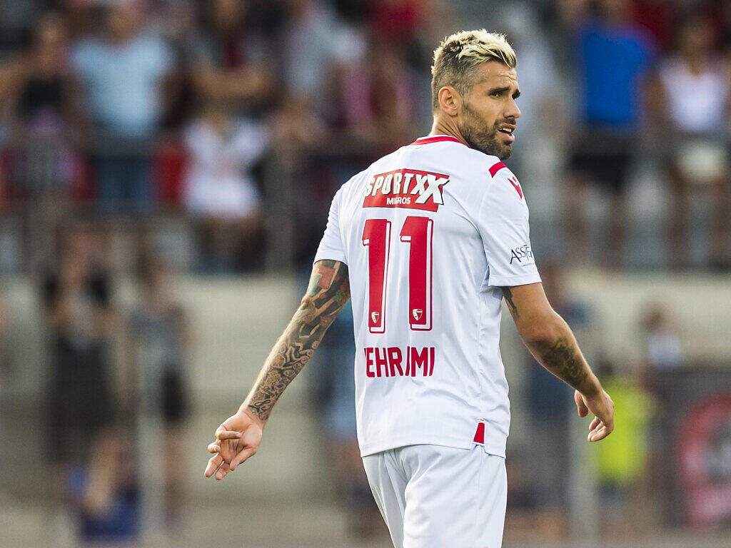 Valon Behrami trainiert bei Genoa Fussball Super League Bote der