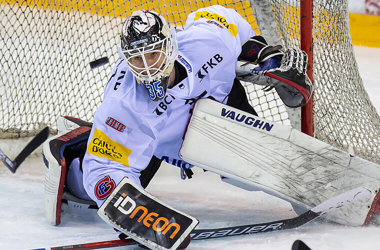 Fribourg verlängert mit Hughes