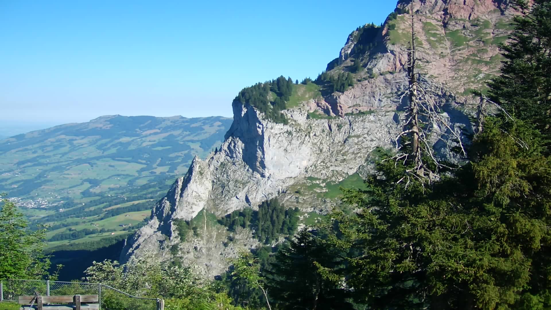 Mythenregion, Berggasthaus Rotenfluh