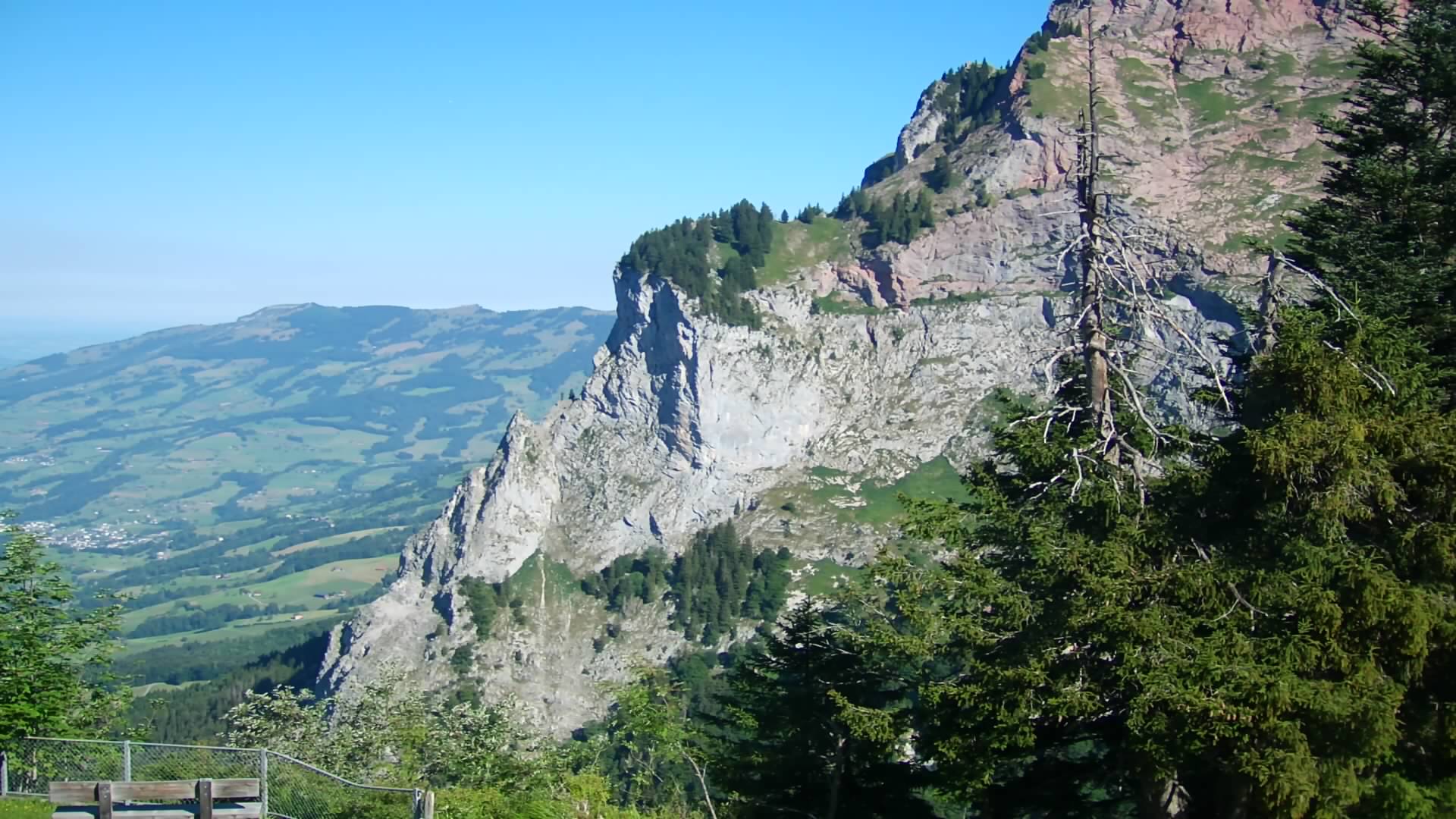 Mythenregion, Berggasthaus Rotenfluh